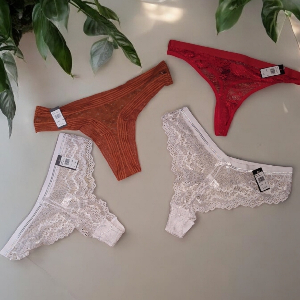 NWT Frederick's of Hollywood Lot of (4) Lace and Ribbed Thong Set -